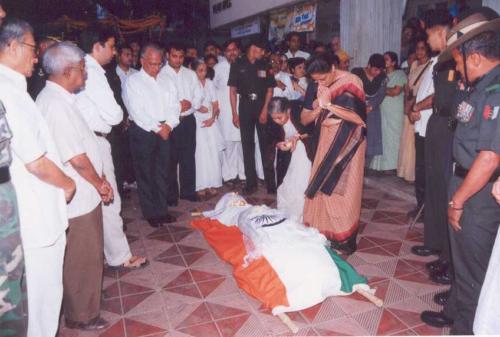 Ayee_paying_respects