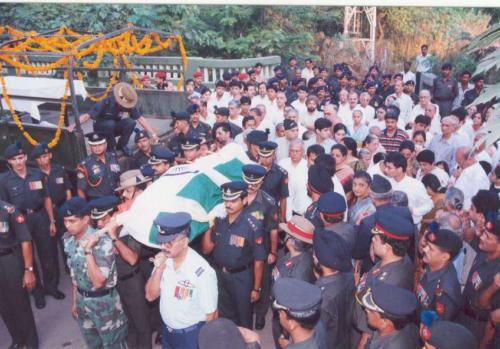 Nawang_with_his_Army_Family